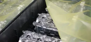 Componentes del motor protegidos con láminas ZERUST VCI en estiba
