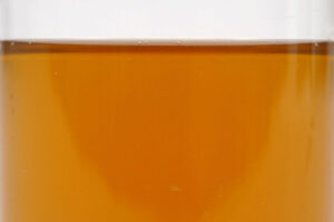 ZERUST Axxanol 707C VCI en su forma líquida y sin diluir para protección contra la corrosión.