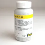 Botella de ZERUST ActivTab(LS) que muestra tabletas de control de corrosión eficientes