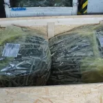 Componentes empaquetados en bolsas hechas de película VCI limitadora de humedad ZERUST ICT504-LM para su envío