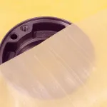 Pieza de metal recubierta de plástico VCI que muestra resistencia.