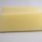 Primer plano de la almohadilla de espuma VCI de celda abierta ZERUST ICT que detalla su eficaz tecnología de prevención de la corrosión