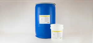 Un tambor de 55 galones y un balde de 5 galones de ZERUST Axxatec HST-M100