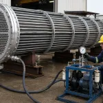 Intercambiador de calor sometido a prueba hidrostática con aditivo para fluido de prueba hidrostática