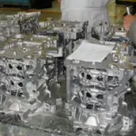 Bloques de motor recubiertos con aceite protector contra la corrosión a largo plazo antes del envío.
